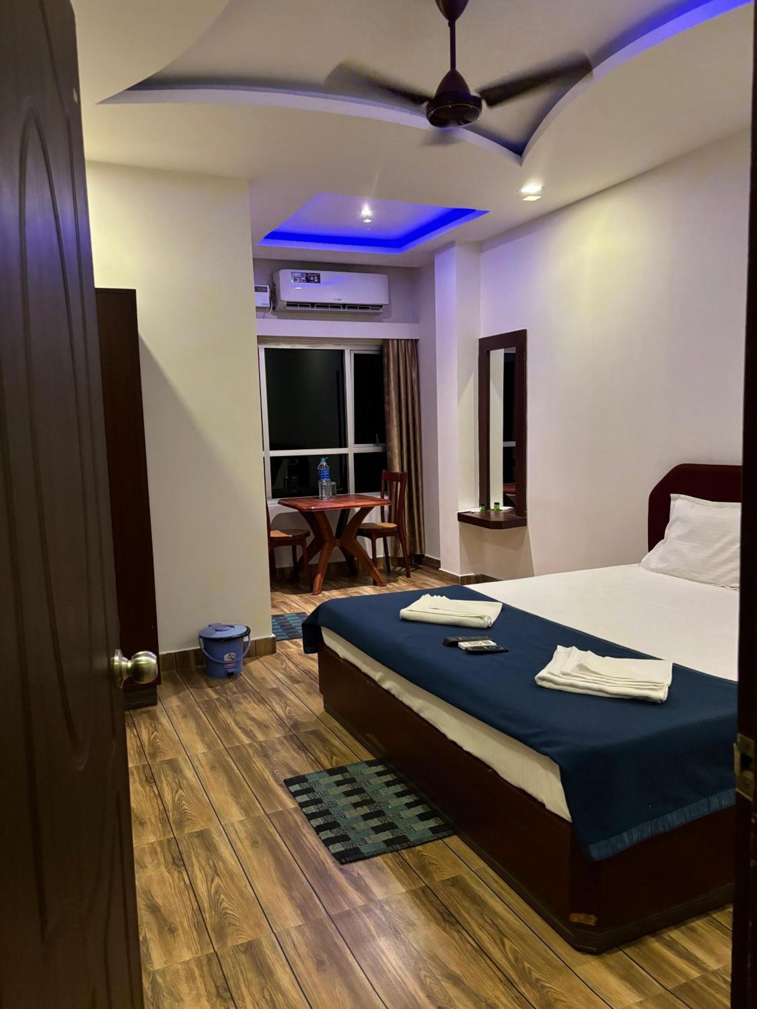 The Tamarind Tree Hotel & Restaurant Shadipur Ngoại thất bức ảnh